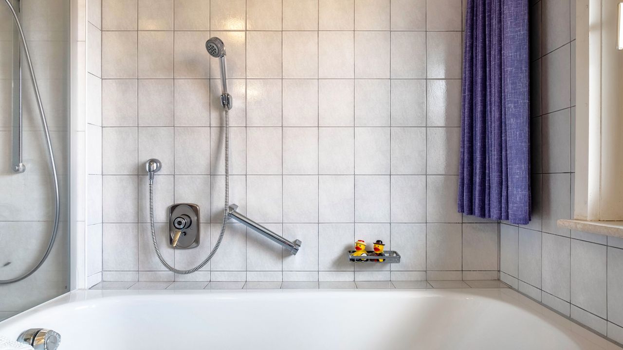 INSIDE, BATHROOM INSIDE, BATHROOM